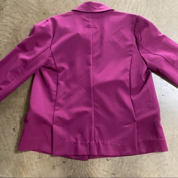 Fuschia Blazer with button details - Picture 5 of 12